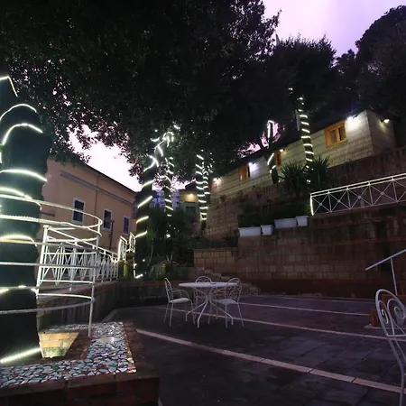 Aparthotel Giardini Capodimonte Naples